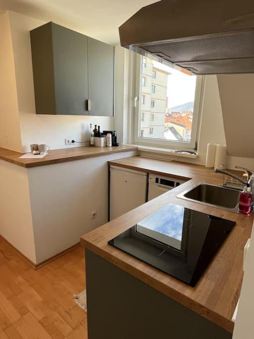 Cozy City Center Apartment Graz Exterior photo